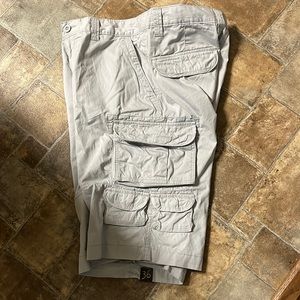 Men’s cargo shorts